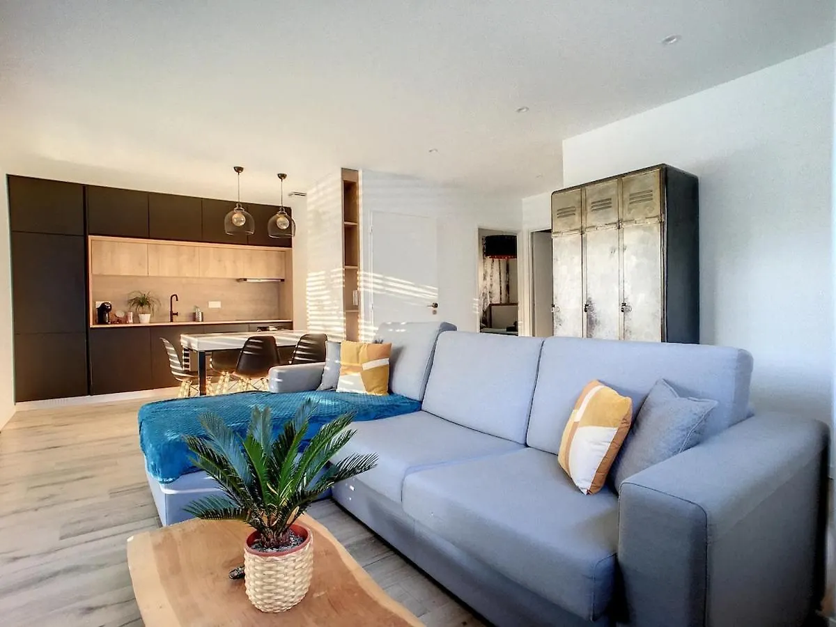 Modern 2 Bedroom House, Sleeps Up To 6 Saint-Didier-de-Formans 0*,  France