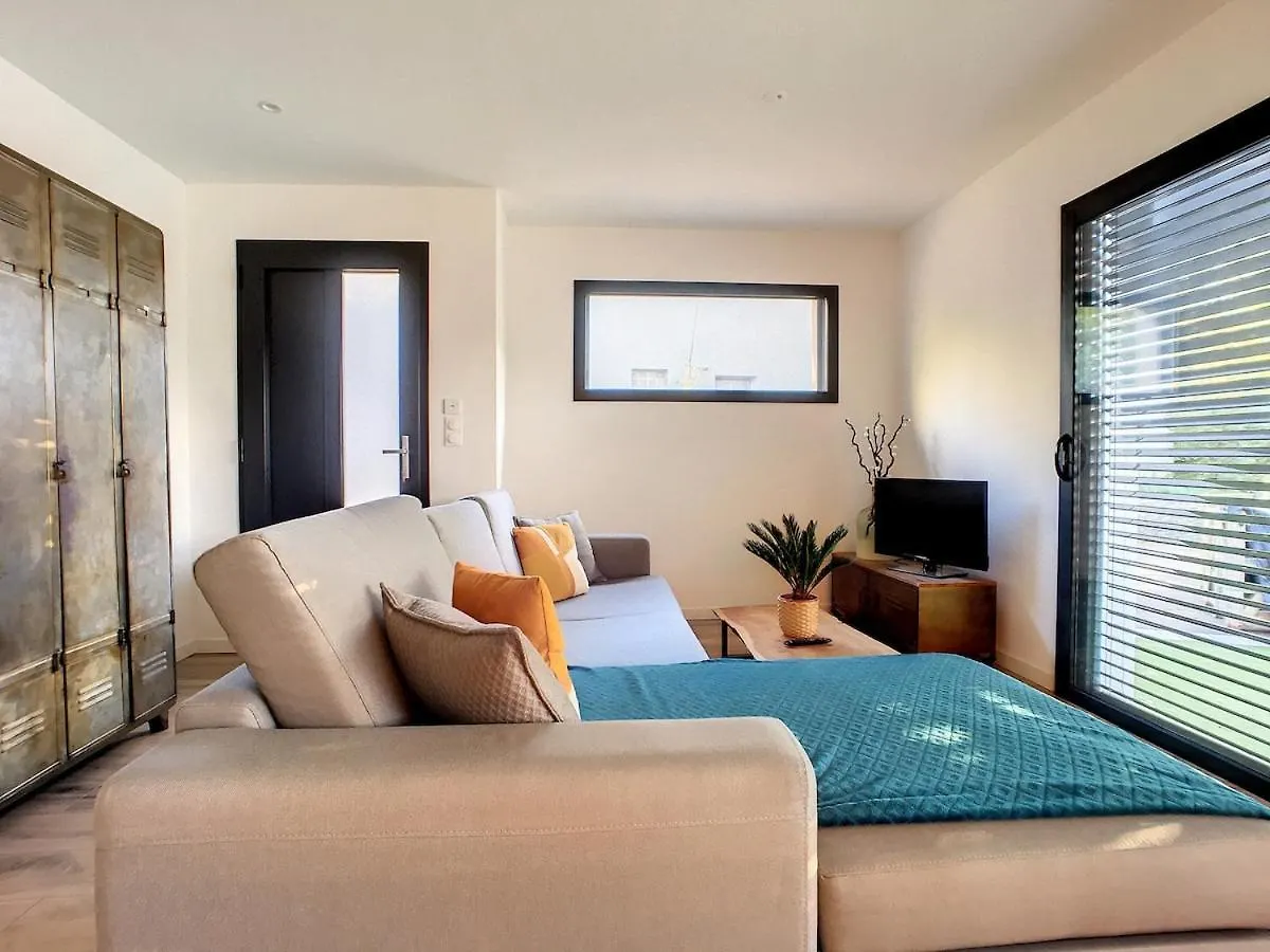 Apartment Modern 2 Bedroom House, Sleeps Up To 6 Saint-Didier-de-Formans France